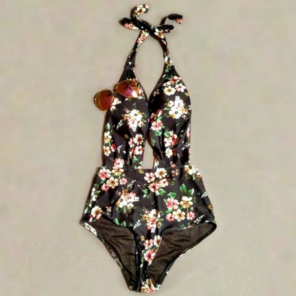 NWOT High waisted backless swimsuit